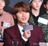 [포토] 노머시, 케이윌 '서바이벌 심사, 잔인해'