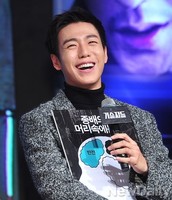 [포토] 기술자들, 이현우 '넘치는 눈웃음'