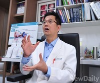 [포토] 인터뷰하는 유신영 대표 원장