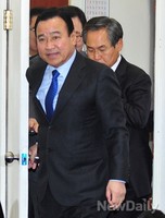 [포토] 주례회동 위해 들어오는 여야 원내대표