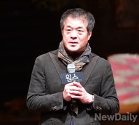 [포토] 뮤지컬 원스, 인사하는 박명성 신시컴퍼니 예술감독