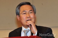 [포토] 개헌 강의에 나선 우윤근 원내대표