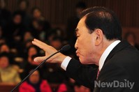 [포토] 개헌추진국민연대 출범식 참석한 새누리 이재오