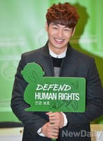 [포토] 수줍게 미소짓는 손호영