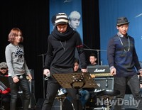 [포토] 연습무대에 오른 플라이투더스카이-거미