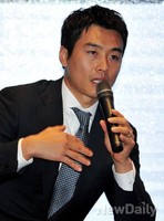 [포토] 후배들에게 조언하는 전북현대 이동국 선수