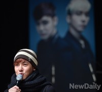 [포토] 더끌림 콘서트 앞둔 플라이투더스카이 환희