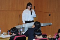 [포토] 크리에이티브 K, 담담하게 발표하는 참가자