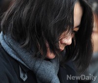 [포토] 고개들지 못하는 조현아, 국토부 출석