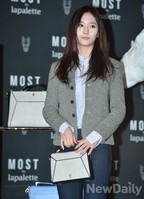 [포토] 팬사인회 참석한 크리스탈