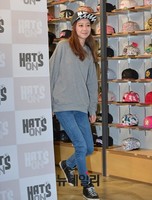 [포토] 모자쓰고 깜찍하게 입장하는 공효진