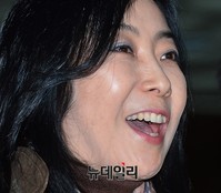 [포토] 경찰 출석한 신은미 