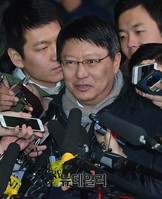 [포토] 검찰 출두한 박지만 회장