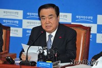 [포토] 발언하는 문희상 비상대책위원회