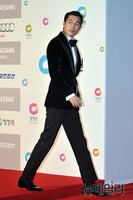 [청룡영화상] 기럭지의 왕 정우성 청룡영화상 등장