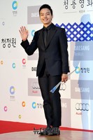 [청룡영화상] 여진구, 블랙 수트 입고 멋지게 등장