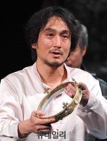 [포토] 왕위 앞에서 절규하는 리차드 2세