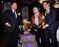 [포토] 스포츠영웅 선정된 서윤복 원로