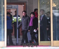 [포토] 법정 나서는 통진당 이정희 대표