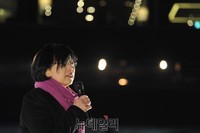 [포토] 서울광장서 발언하는 통합진보당 이정희 전 대표