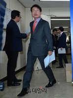 [포토] 기자회견장 입장하는 조희연 교육감