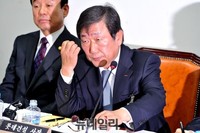 [포토] 곤란한 표정의 김치현 롯데건설 사장