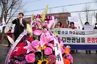 [포토] 엄마부대봉사단이 준비한 감사 꽃바구니 