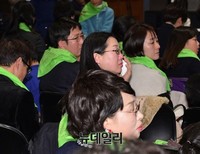 [포토] 직접들려준 파독이야기에 눈시울 적시는 참가자