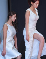 AOA 유나 찢어질 듯한 치마 '아찔'