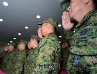 [포토] 故한주호 준위 동상제막식에 참석한 UDT/SEAL 대원