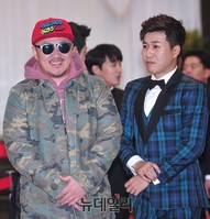 [KBS연예대상] 데프콘-김종민 '시상식은 겸손하게'