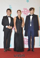 [MBC 연예대상] 입장하는 김성주-김성령-박형식