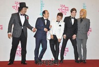[MBC 연예대상] 포토월에서 장난치는 '나혼자산다' 팀