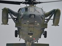 [포토] 블랙호크 레펠타고 내린 특전요원들, 잔적소탕