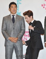 [MBC 연예대상] 겁없는 헨리, 김동현에게 어퍼컷