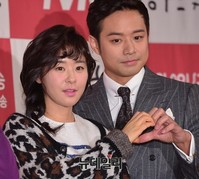 [포토] 최강희-천정명이 그린 하트