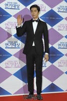 [KBS연기대상] '길다~길어' 끝없는 기럭지 자랑하는 신성록