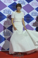 [KBS연기대상] 신소율, 천사같은 복장으로 입장