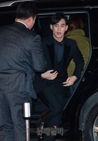 [SBS연기대상] 차에서 내린 김수현, 칼바람에 입이 쩌억