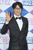 [KBS연기대상] 최다니엘, 훈남 손인사는 이런것