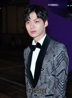 [SBS연기대상] 시크하게 입장하는 안재현