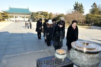 [포토] 1월 1일 현충원 참배하는 엄마부대봉사단