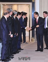 [포토] 한국은행 시무식에 참석한 이주열 총재