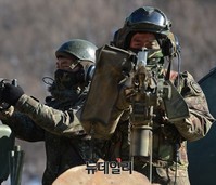 [포토] 조국수호에 불타는 눈빛