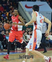 [프로농구] 드리블하는 SK 에런 헤이즈