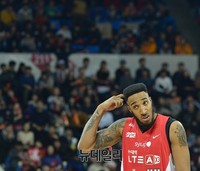 [프로농구] 머리긁는 SK 코트니심스