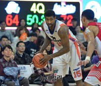 [프로농구] 인천 포웰 '어떻게 돌파하지?'