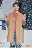 [포토] 킬미힐미, 수줍은 손인사 하는 박서준