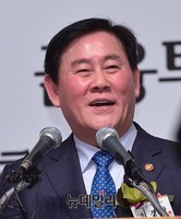 [포토] 인사말하는 최경환 경제부총리
