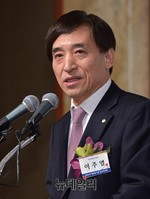 [포토] 인사말하는 이주열 한국은행총재